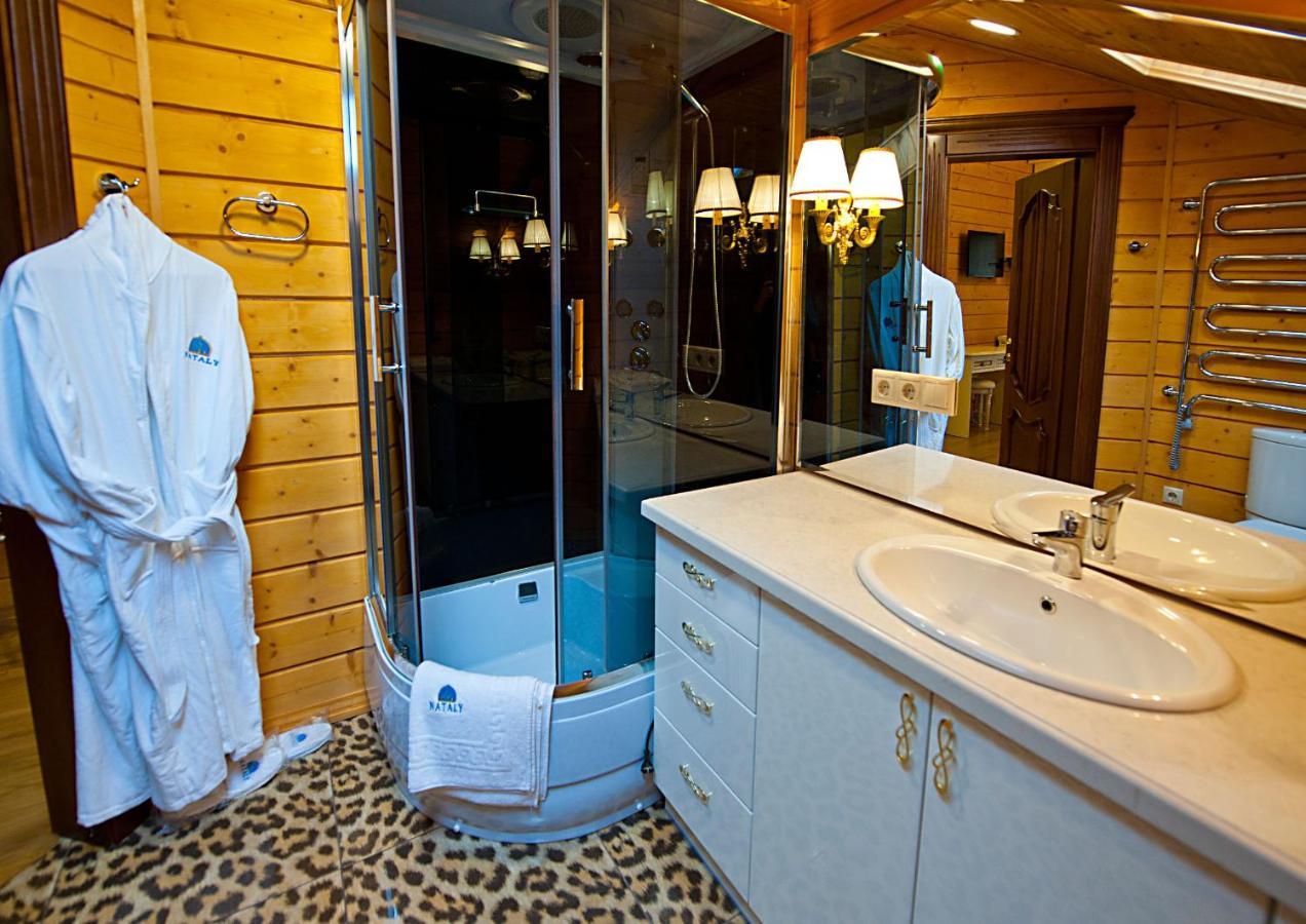 Комплекс Відпочинку Goldfіsh Сlub Guest House Babintsy ภายนอก รูปภาพ