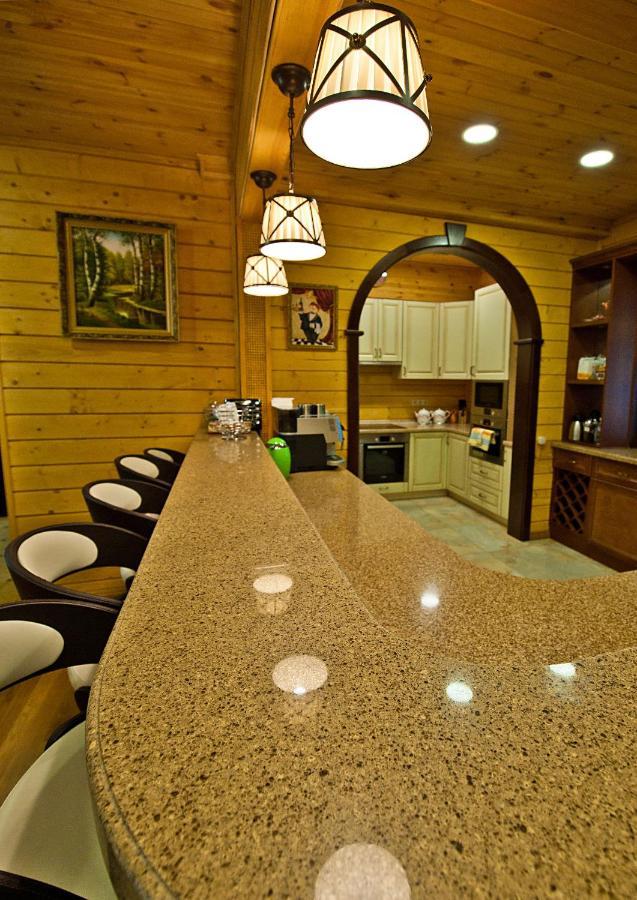 Комплекс Відпочинку Goldfіsh Сlub Guest House Babintsy ภายนอก รูปภาพ