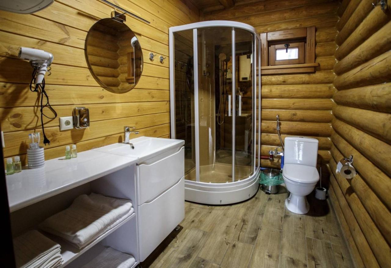 Комплекс Відпочинку Goldfіsh Сlub Guest House Babintsy ภายนอก รูปภาพ