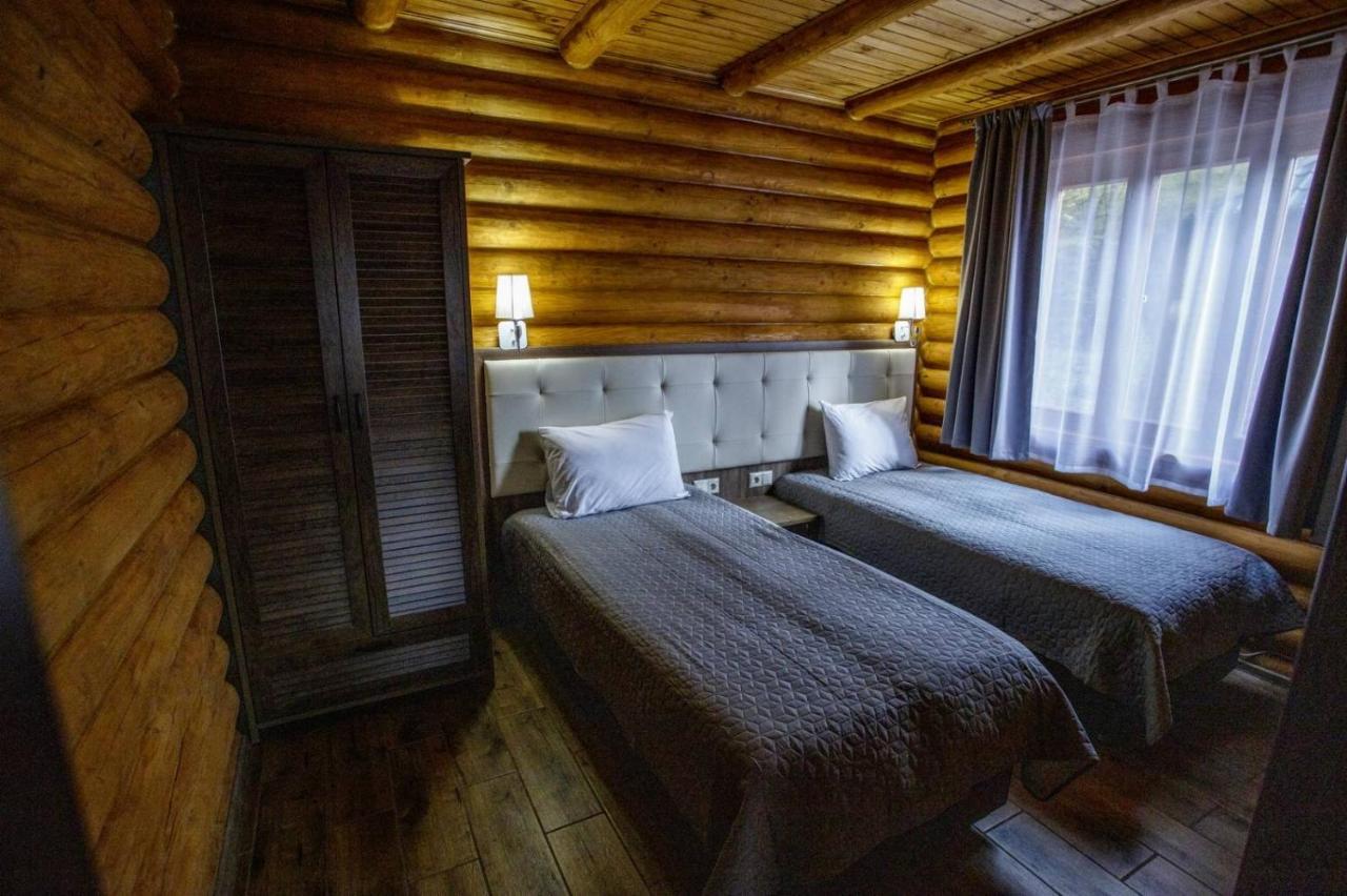 Комплекс Відпочинку Goldfіsh Сlub Guest House Babintsy ภายนอก รูปภาพ