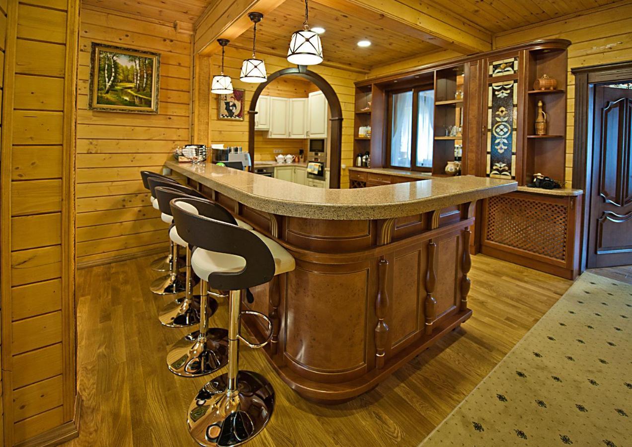 Комплекс Відпочинку Goldfіsh Сlub Guest House Babintsy ภายนอก รูปภาพ