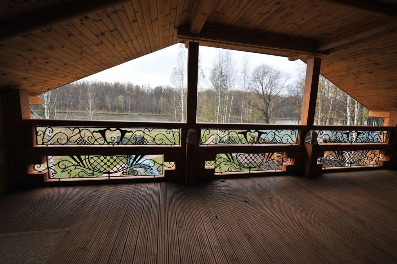 Комплекс Відпочинку Goldfіsh Сlub Guest House Babintsy ภายนอก รูปภาพ